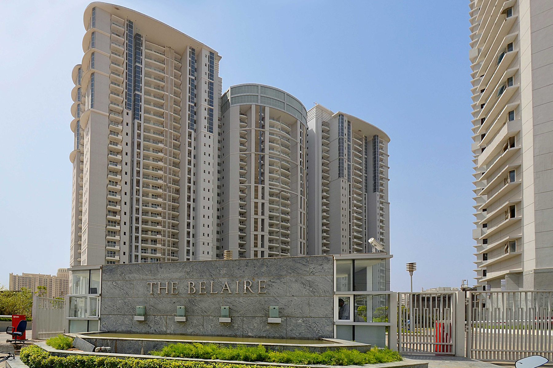 DLF The Belaire Sector 54 Golf Course Road, Gurgaon thumbnail 4