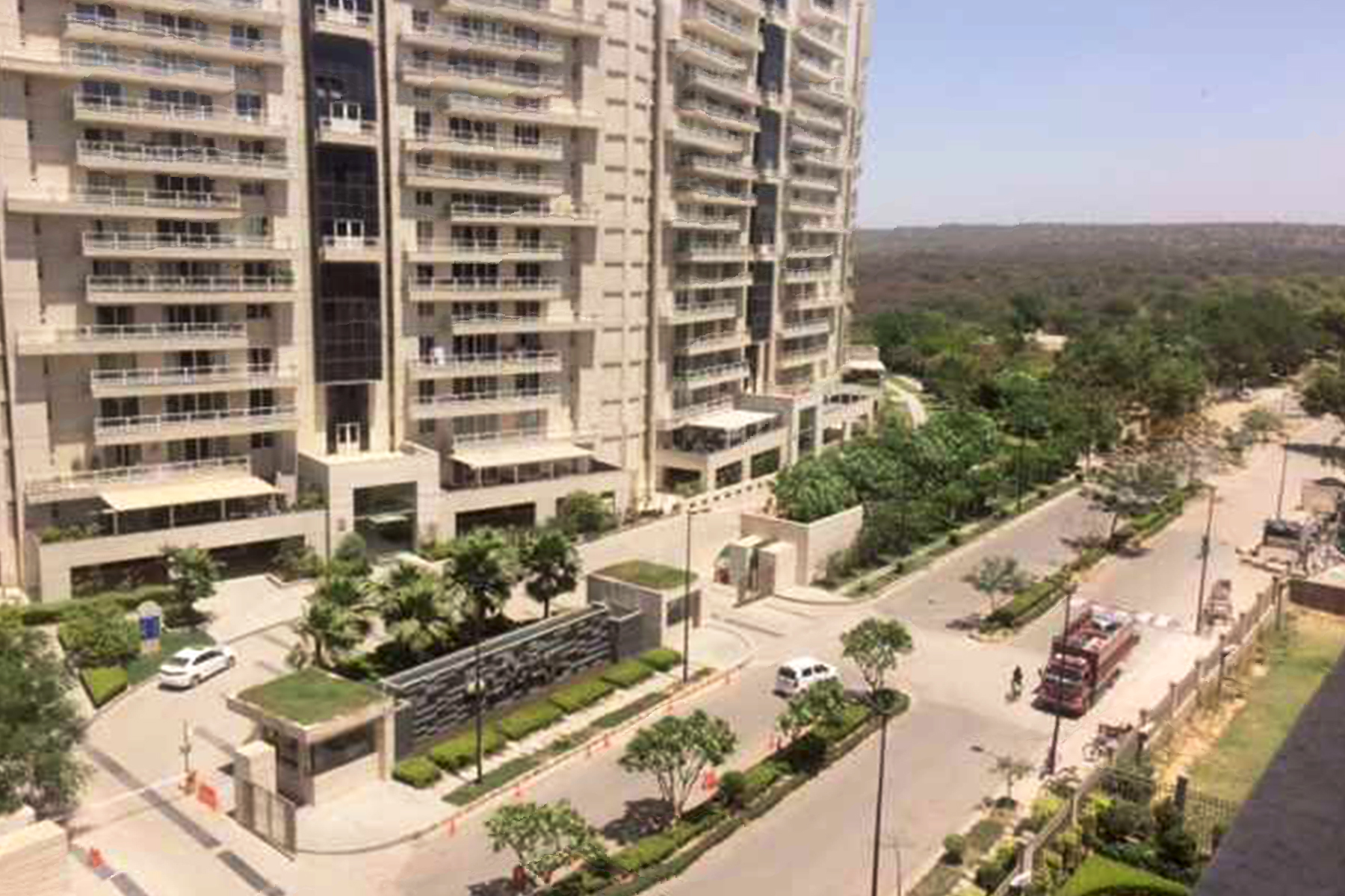 Suncity La Lagune Sector 54 Golf Course Road, Gurgaon thumbnail 2