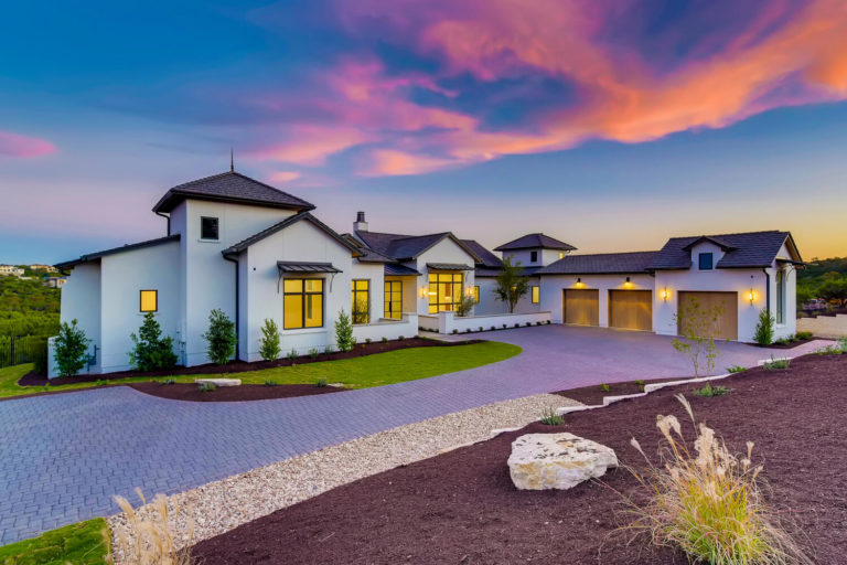 Luxury Living in Golf Course Road: Luxurious Homes to Suit Your Lifestyle